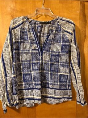 Blue & White Patterned Long-Sleeve V-Neck Blouse